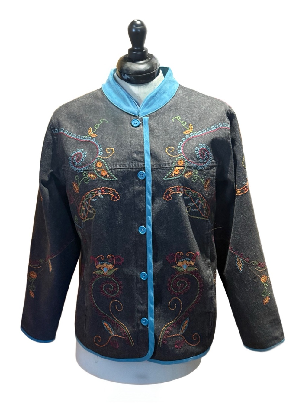 Fab❣️Vintage  (1990s- 2000s) Denim & Co. Embroidered Denim Jacket - Size Large